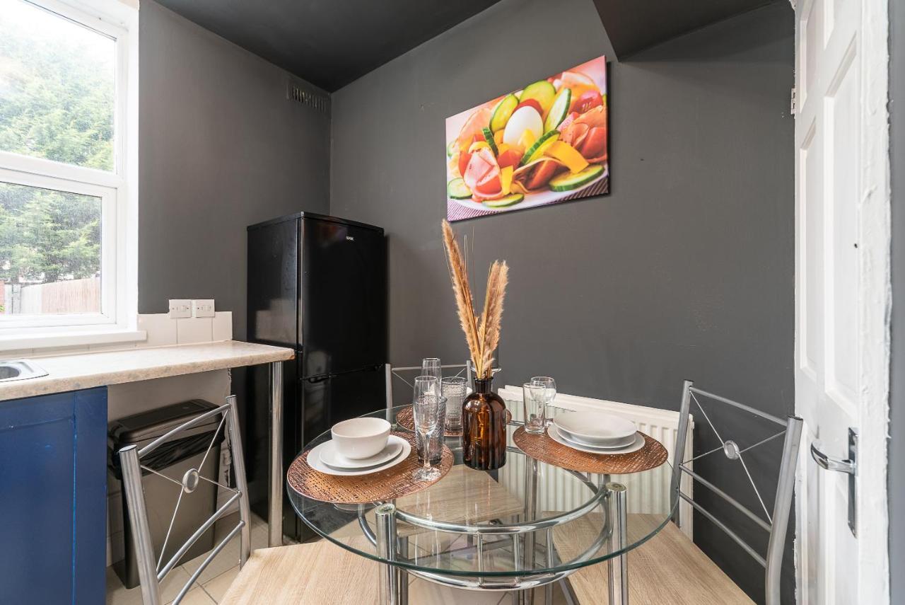 J's FrEsH Newly RefurB 2 Bedroom Garden Parking Kingston upon Hull Buitenkant foto